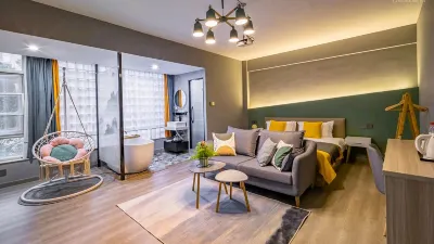 Hetang Yueshe Guesthouse Hotels near Jingshan Cultural and Creative Park · Air-Raid Shelter 1977