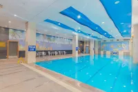 โรงแรมแกลดเดน เจียงเหมิน - ที่มีสระว่ายน้ำ