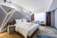 有戲電影酒店(廣州國際金融城科韻路店) 鄰近廣東技術師範大學(東校區)的酒店