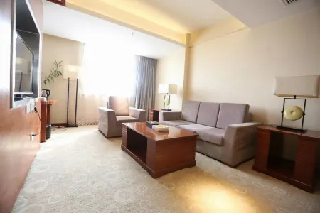 JJWHJRJD Отели рядом с достопримечательностью «Tomb of Zhou Yu»