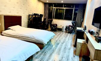 Lingbao Shijia Hotel (Huimeijia Supermarket)