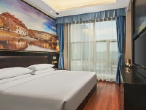 Vienna Classic Hotel (Huailai County Government Bus Terminal) Hotels in Huailai