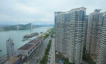Yujing Holiday Hotel (Yichang Three Gorges Visitor Center Wanda Plaza)