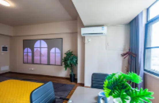 Jingzhou Qianyu Art Movie Hotel