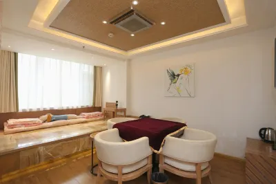 Changchun Lanhai Tangquan Business Hotel