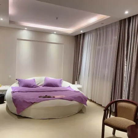 Weihui Jingshang Mingzhu Hotel