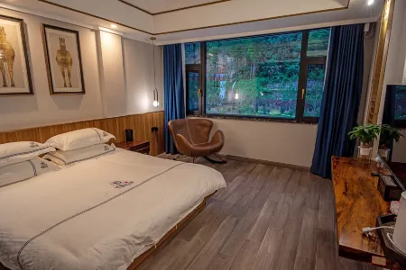 Pan'an Flower Shadow B&B Отели рядом с достопримечательностью «Zhaomingyuan Scenic Area»