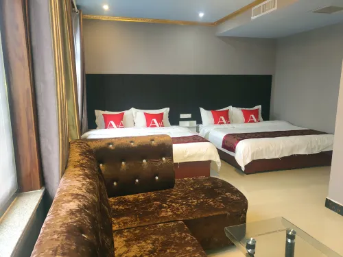 AA Chain Hotel (Mengyin Gucheng Road Branch) - parkir