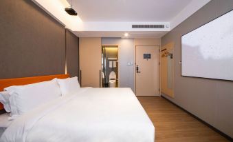 Pisces E-sports Hotel