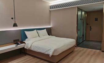 Chaoman Hotel (Shandong Liaocheng University Sports Park)