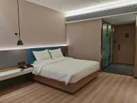 차오만 호텔 (산동 랴오청 대학교 스포츠 공원) 랴오청/요성 대학-베이 체육관 주변 호텔