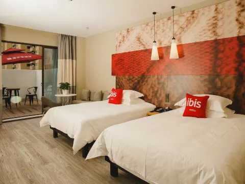 Ibis Hotel (Longxin Plaza, Changjiang South Road, Haimen) Zimmer Photos