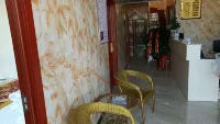 Lvliang Aiqinghai Theme Apartment