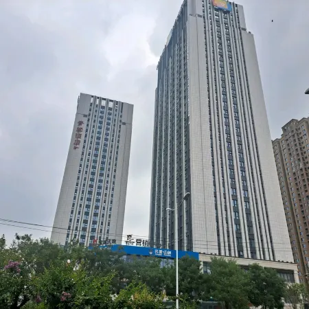 Zimu Smart Apartment (Xinxiang Baolong Longyu Branch)
