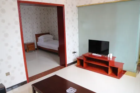 Gangu Leyuan Hotel Отели рядом с достопримечательностью «Tomb of Jiang Wei»