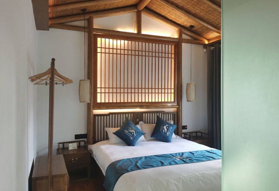 Lijushan Qingfeng courtyard home - Housity