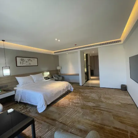 Alashankou Longquan Hotel