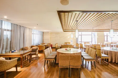 Rongting Holiday Inn Luoping