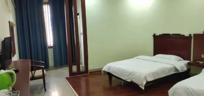 Huaxia Hotel