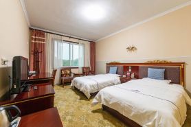Guangyuan Baolun Hotel