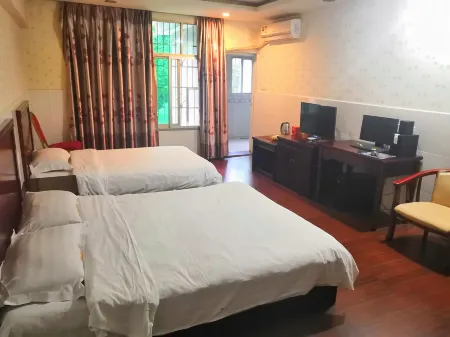 Yuanlin Hotel Отели рядом с достопримечательностью «Hunan Nuanshui Hot Spring Resort»