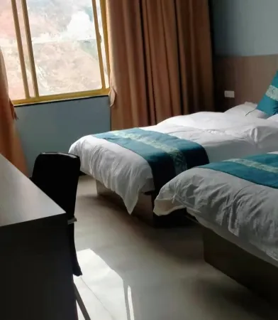 Yongshan Linjiang Hotel Отели в г. Юншань