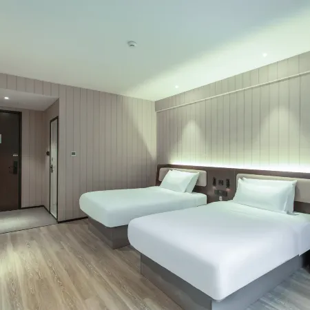 HanTing Hotel (Ganzi Prefecture Yajiang)