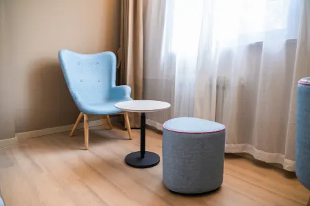 Homeinn Hotel (Laiyang High-Speed Railway Bus Station Fushui North Road) Отели рядом с достопримечательностью «LaiYangShi YiShuGuan»