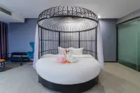 Xingyi Qigu Bokewan Hotel (Xingyi Mall Menglecheng Branch)