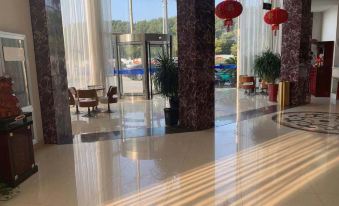 Z+Sailong Hotel (Xinghua Chenbaozhen Bus Passenger Transport Station)