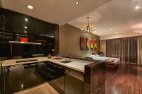 Guangzhou Fuying Apartment (Poly World Trade Center Pazhou Convention and Exhibition Center Store) - Condos