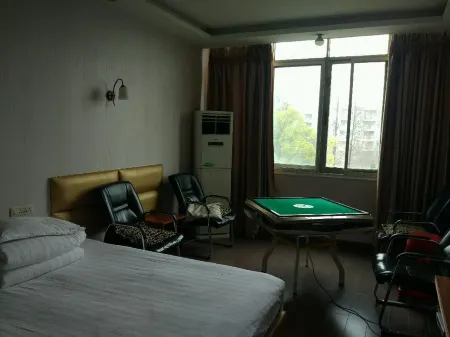 Hanchuan Ruixiang Business Hotel Отели рядом с достопримечательностью «Xinhe Ancient Town»