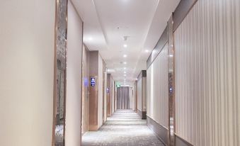 Insail Hotel (Shenzhen East Railway Station Buji Subway Station)