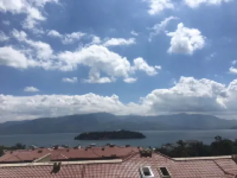 Fuxian Lake Rujia Hotel (Sunshine Coast Branch)