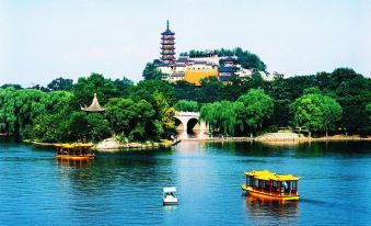 Atour Hotel Xijindu Jinshan Temple Scenic Spot Zhenjiang