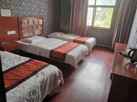 Shangluo Xinjinxu Business Hotel Отели рядом с достопримечательностью «Shangluo Vocational & Technical College»