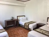 Huayang Guesthouse Hotels in Qian County