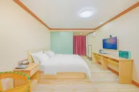 Elegant Restaurant Apartment (Heyuan Asia Fountain Shop)