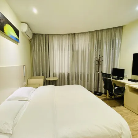 Hechi Xinhui Hotel