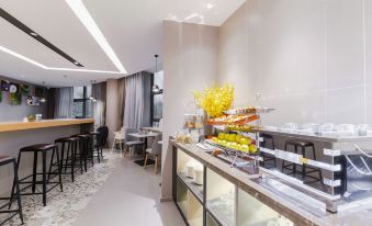 Home Inn Selected (Shanghai Fengxian Nanqiao Bailian Shopping Mall)