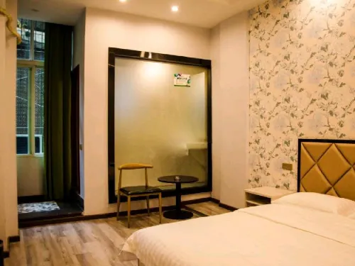 Quxian Junyue Business Hotel Hotels in Qu County