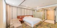 Kang Jing Hotel - 舒适的家庭套房室（沙发，浴室）