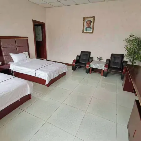 Lintan Yingbin Farm Stay