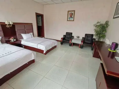 Lintan Yingbin Farm Stay