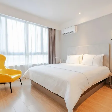 Nianbai Yulan Hotel (Feidong Platinum Center Baogong Avenue)