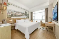 Vienna Hotel (north shore of Huazhou) Hotels in Huazhou