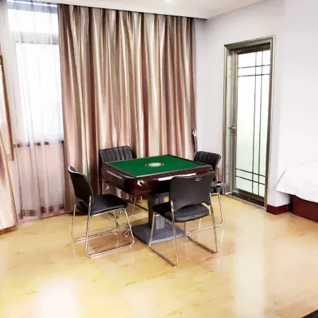Taihe Hotel (Datong High-speed Railway South Station Fantawild Store)