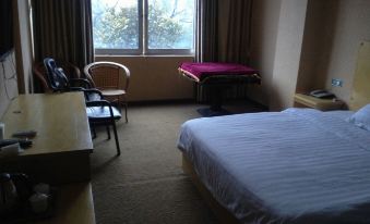 Youth Holiday Inn - Housity