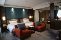 Taihe Longxin Hotel - parking
