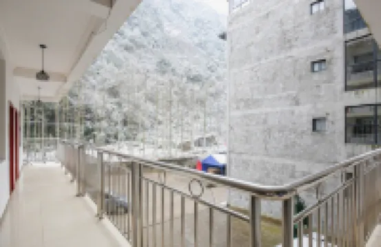 西嶺雪山雪影苑農家樂